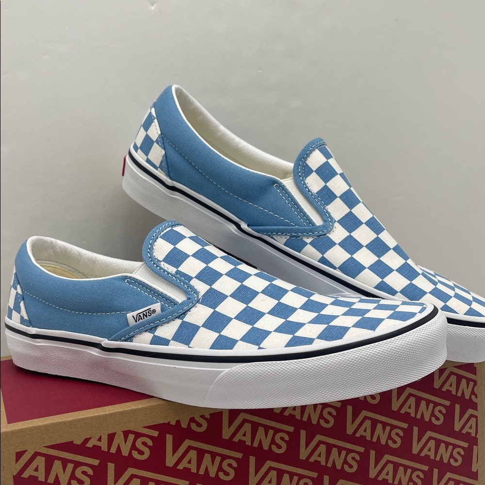 Vans •WMNS Classic Slip-On
Color Theory Checkerboard Heritage Blue
VN000D6BE2W - Picture 7 of 16
